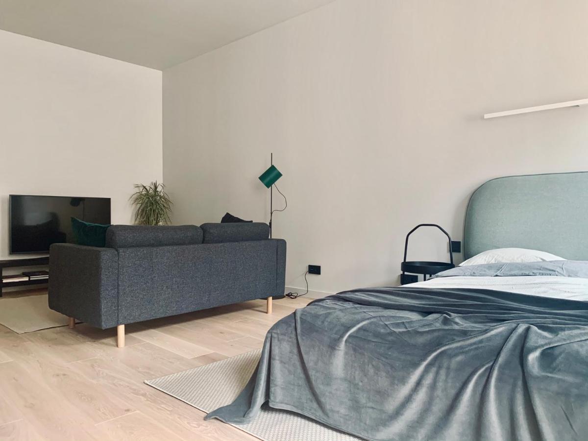 Stylish New Apartment In Riga Old Town - City Centre, Self Check-In, Walkable To Major Attractions Kültér fotó