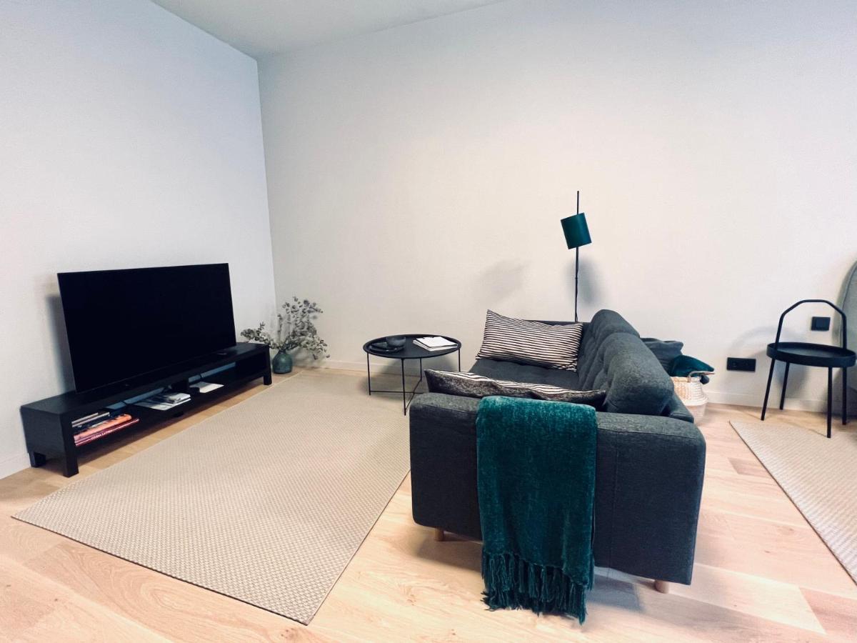 Stylish New Apartment In Riga Old Town - City Centre, Self Check-In, Walkable To Major Attractions Kültér fotó